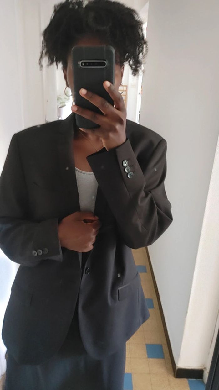 Magnifique blazer noir en excellente état - photo numéro 8