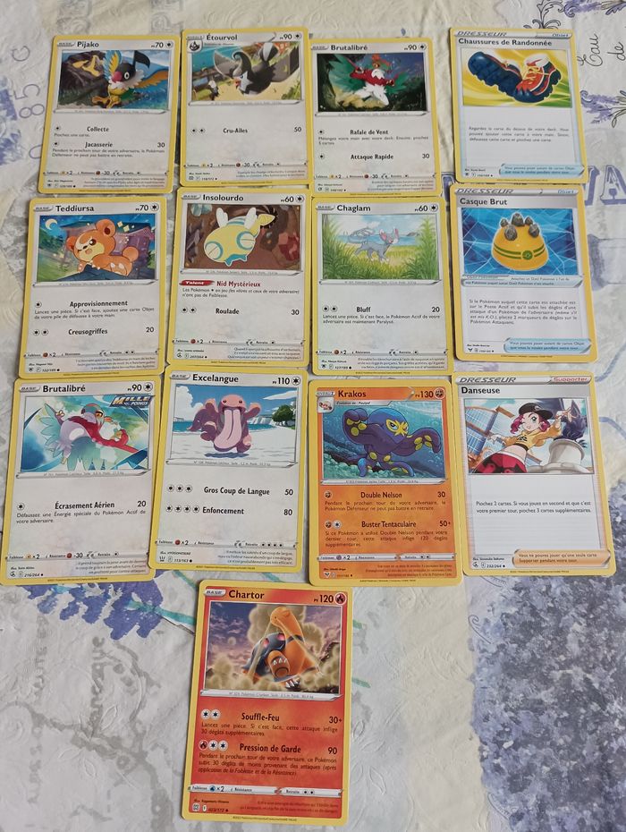 Lot de 13 cartes Pokémon