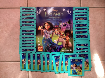 Panini Disney - Encanto La Fantastique Famille Madrigal - Album offert + 40 Pochettes Neuves