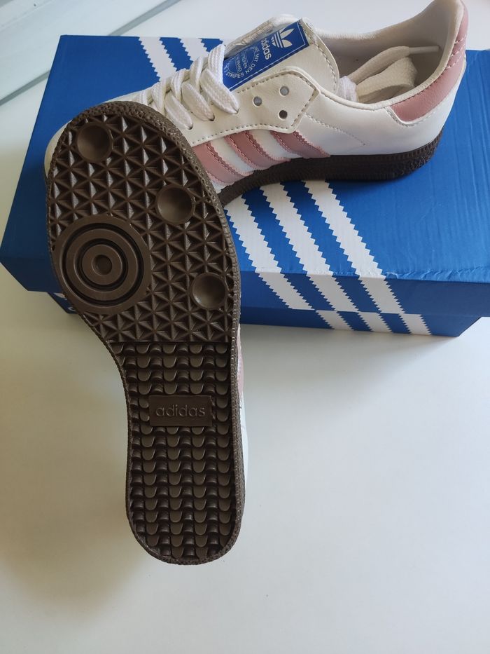 Basket Adidas samba rose  taille 38 - photo numéro 3
