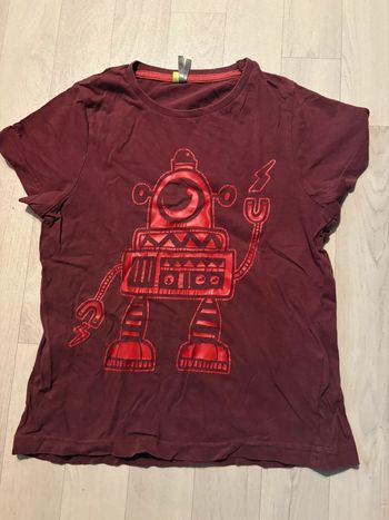 T-shirt bordeaux manches courtes motif robot 8 ans très bon état