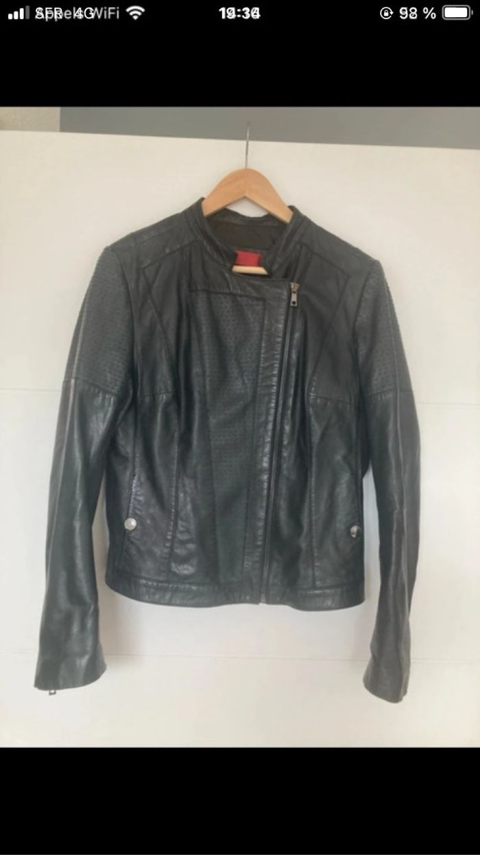 Veste en cuir T42