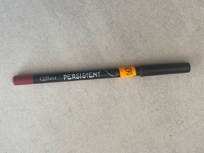Crayon lèvres yeux rose rouge