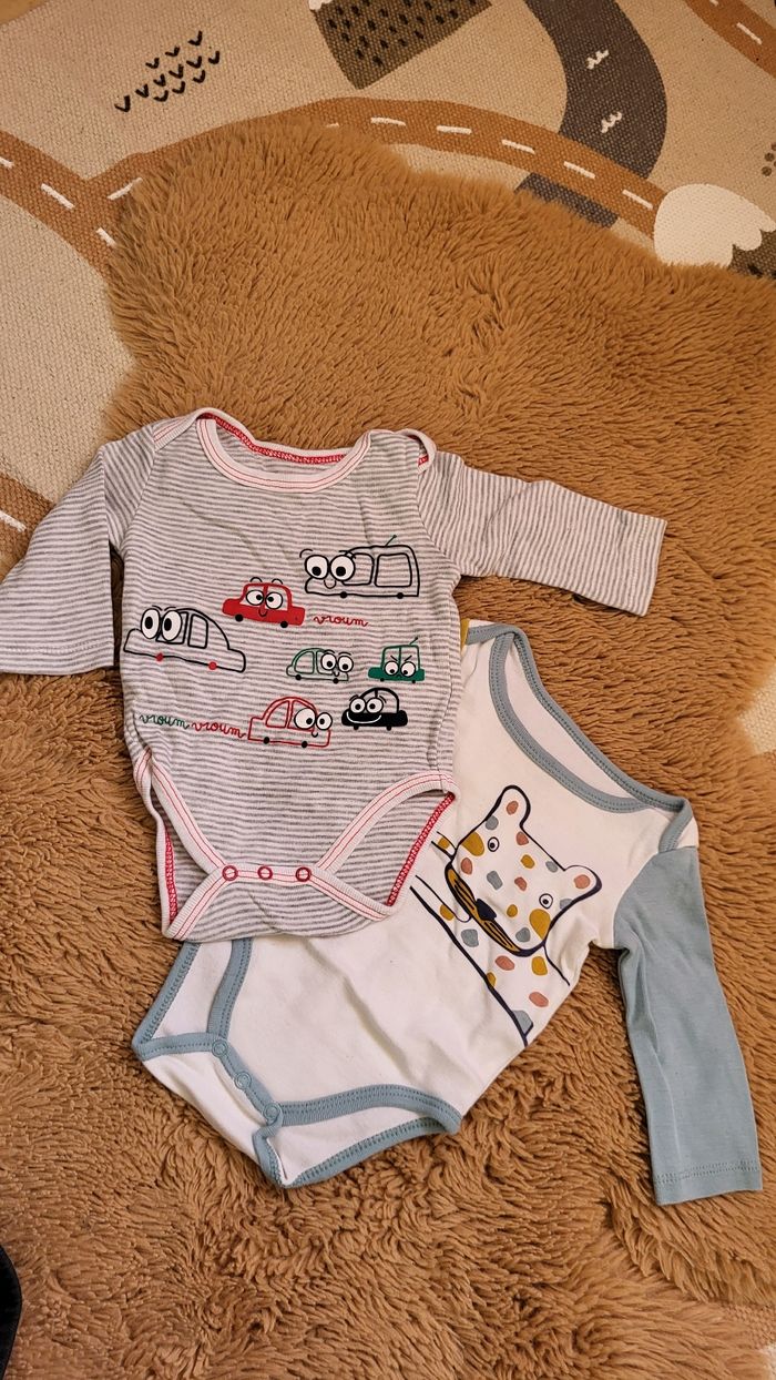 Lot 2 bodies du pareil au même 1 mois - photo numéro 2