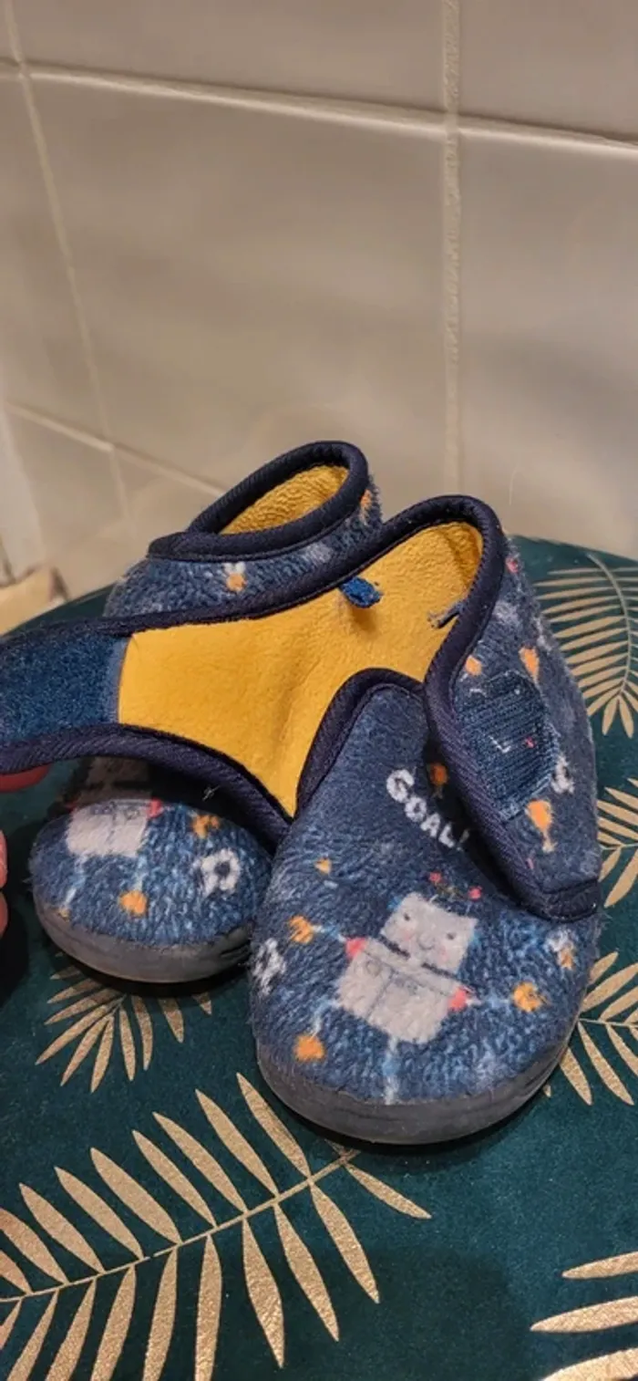 Chaussons taille 22 - photo numéro 3