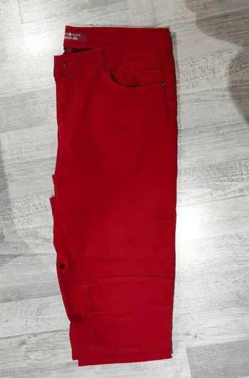 Pantalon neuf rouge slim