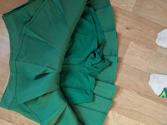 Jupe short verte - photo numéro 3