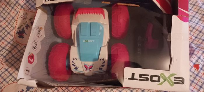 Voiture télécommandée neuve