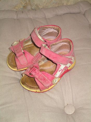 Chaussures nu-pieds taille 23