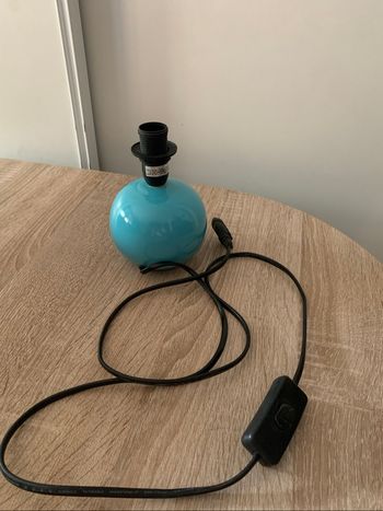 Lampe boule bleue sans abat jour
