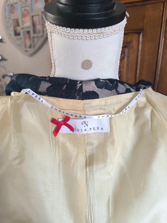Superbe veste satin et dentelle - photo numéro 14