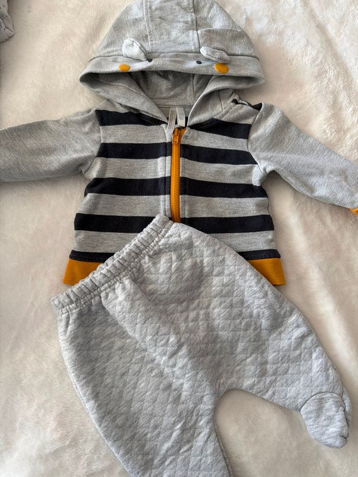 Lot vêtement bébé 1mois voir 2/3 articles naissance - photo numéro 6