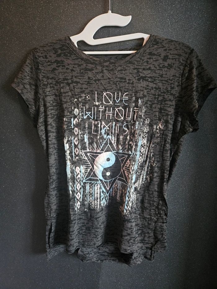 Tshirt peace neuf