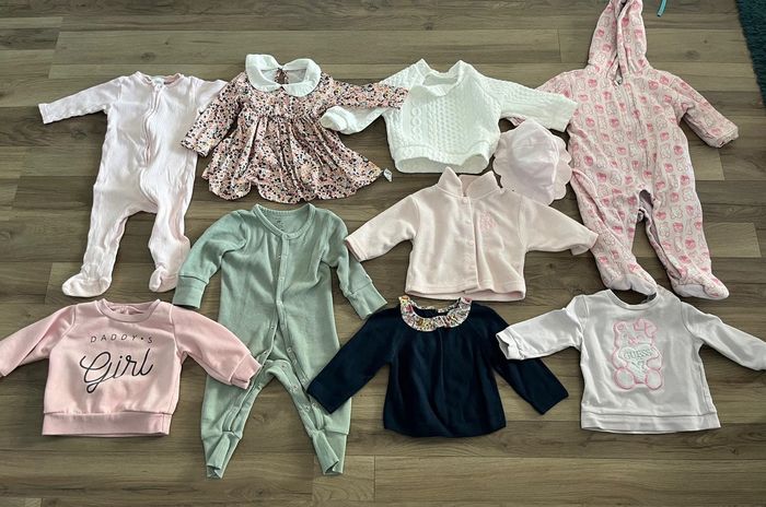 Lot de vêtements fille 6 mois - 20 euros