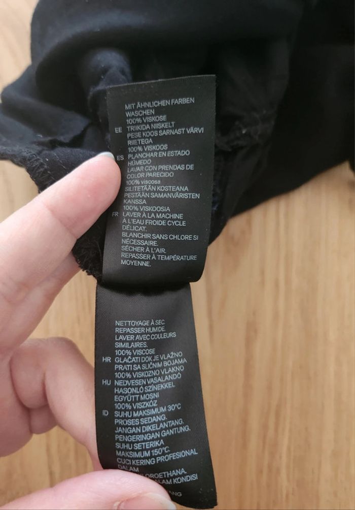combi short a fines bretelles réglables à noire taille 40 H&M excellent état - photo numéro 4
