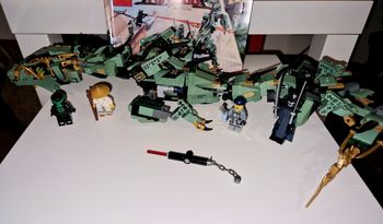 Lego Ninjago 70612  le dragon de Lloyd excellent état