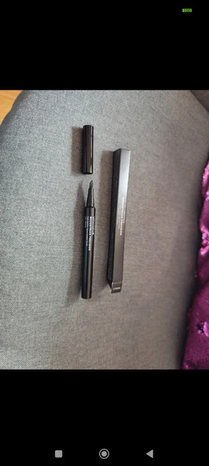Eye liner noir