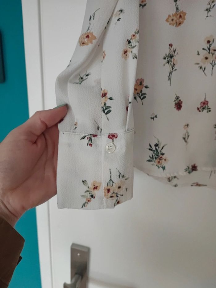 Chemise blanche fleurie taille XS Bershka - photo numéro 3