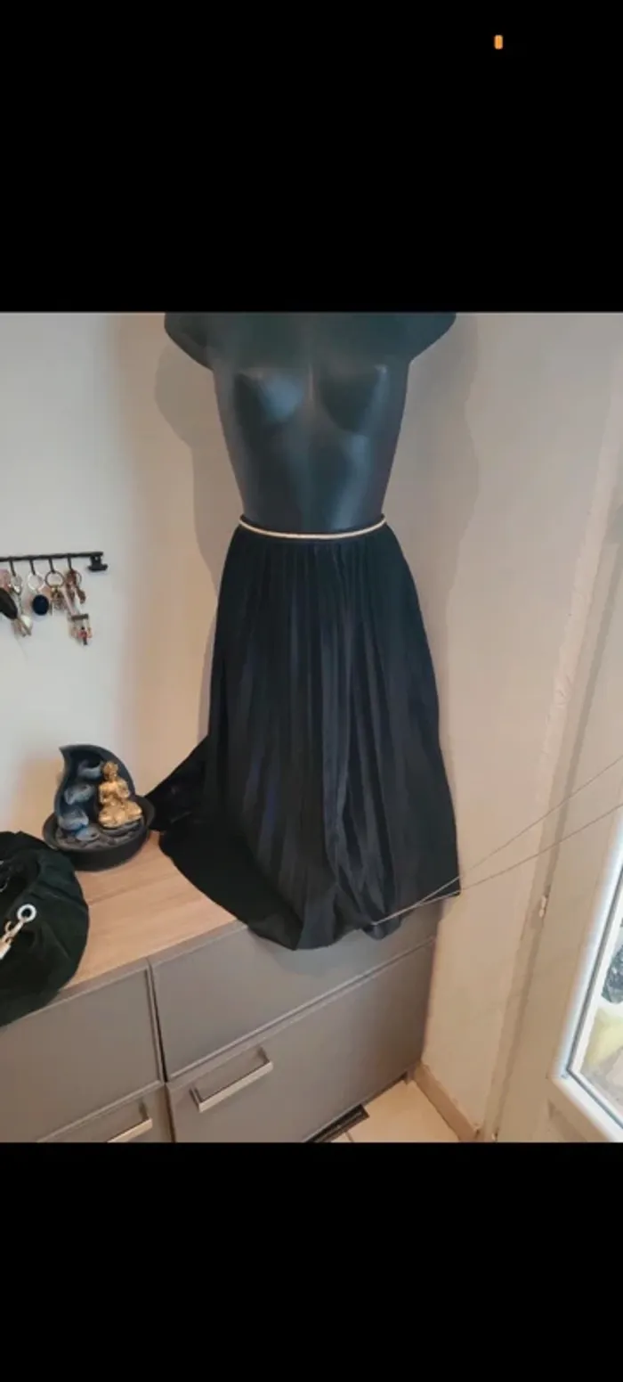Jupe mi longue satinée taille L