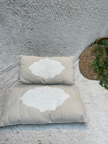 Lot de 2 coussins beige et broderie blanche - Loberon