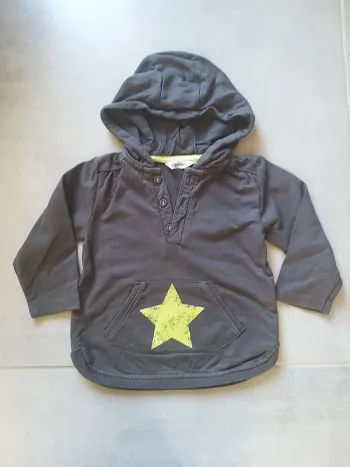 Sweat a capuche en 2 ans
