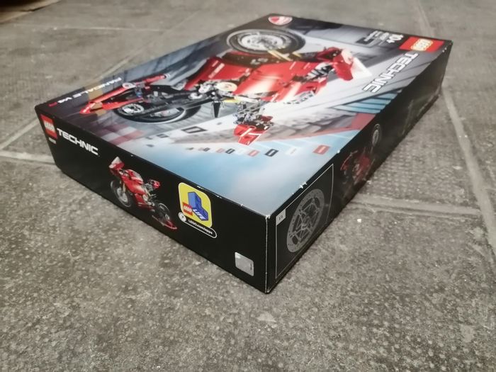 Lego Technic 42107 Ducati Panigale V4 R
[NEUF] - photo numéro 4