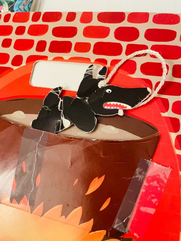 Livre à toucher les trois petits cochons - photo numéro 8