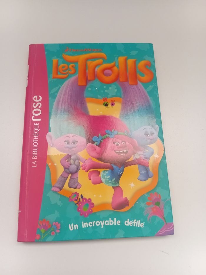 Roman Les Trolls Un incroyable défilé Dreamworks Bibliothèque rose