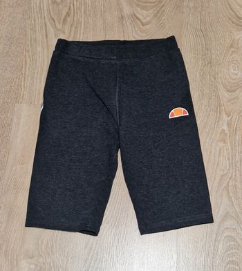 Short sport ellesse 36 excellent état