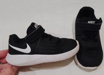 Nike baskets chaussure noire blanche 22