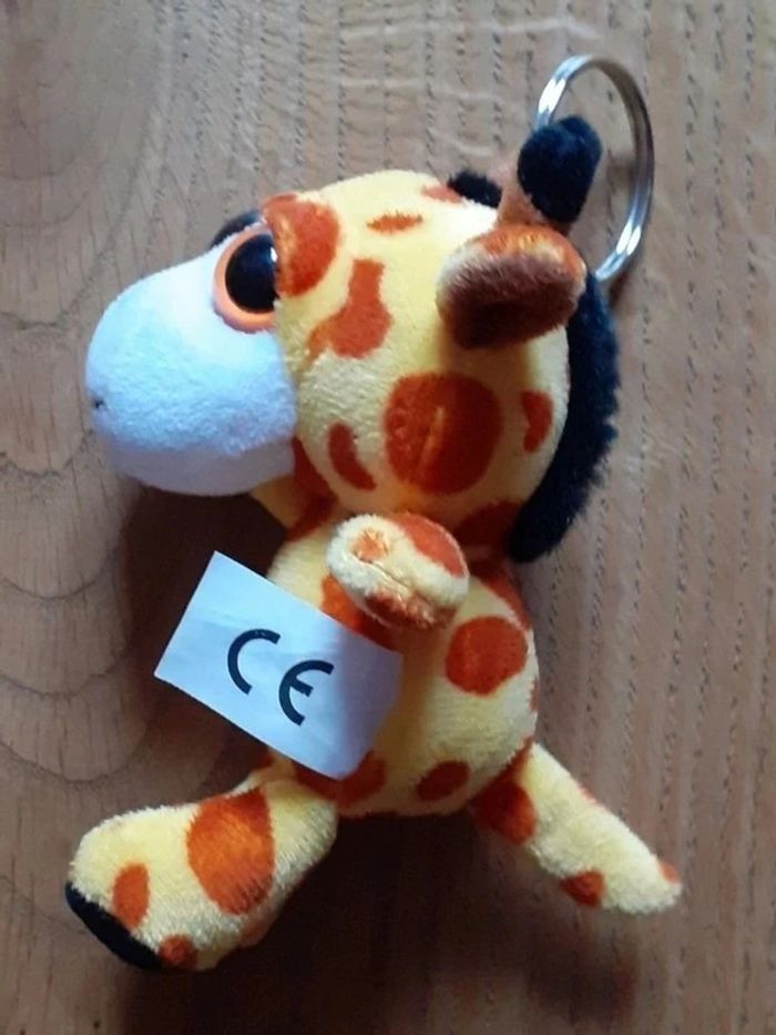 🦒 Porte clef peluche girafe - photo numéro 2