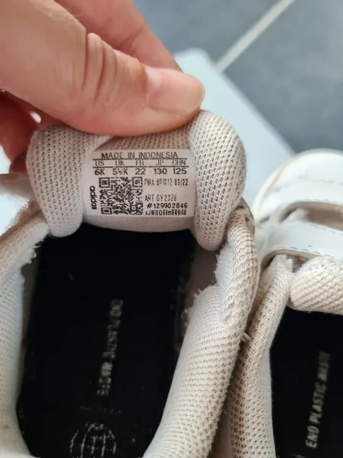 Baskets Adidas Taille 22 - photo numéro 6