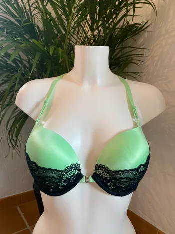 Soutien gorge vert et noir