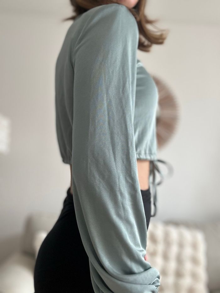 Top moulant manche longue vert sauge asos design - photo numéro 3