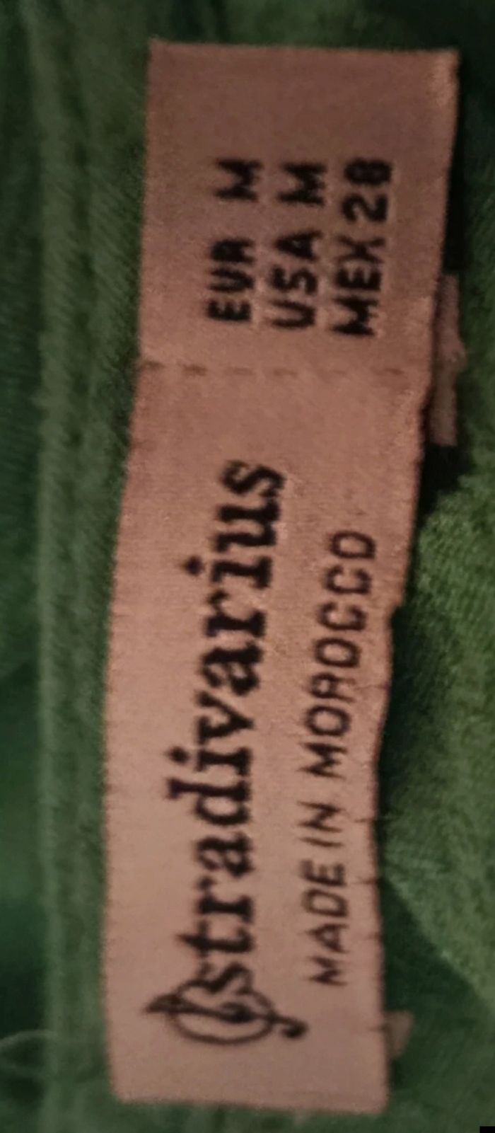 😎 Tee-shirt Stradivarius – Taille M, vert, parfait pour le quotidien ✨ - photo numéro 4