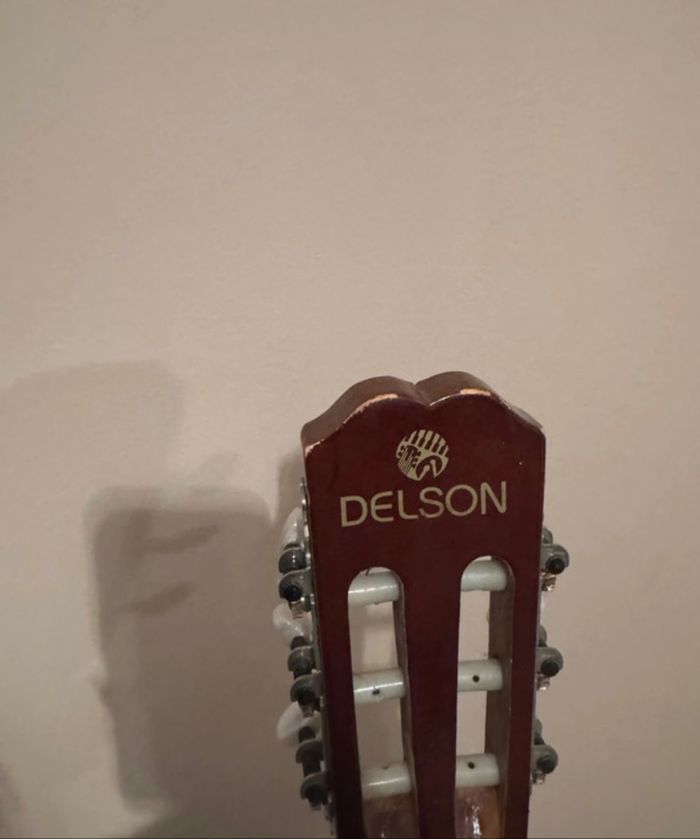 Étagère murale guitare fait main - photo numéro 6