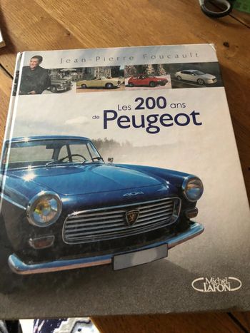 Les 200 ans de foucault Michel lafon