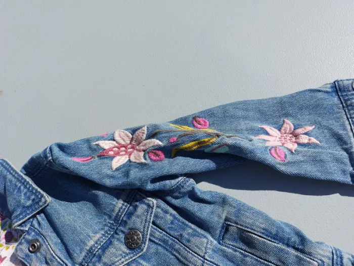 veste en jean broderies 2 ans - photo numéro 3