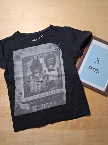 T-shirt manches courtes pour Garçon taille 3ans marque rivaldi très bon état