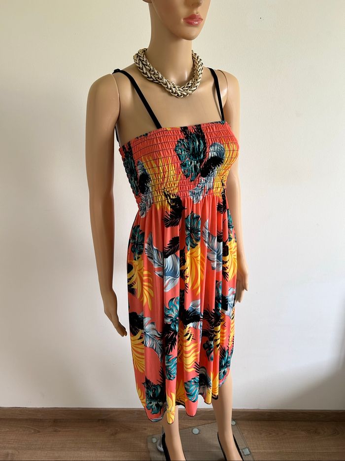 Robe d’été à bretelles taille XL/XXL jamais portée (taille petit) - photo numéro 2