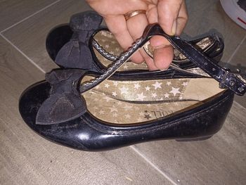 sandales noires taille 28