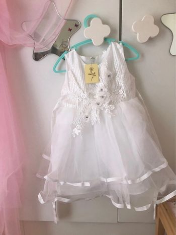Robe blanche de cérémonie