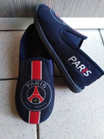 Chausson équipe foot PSG bleu, rouge taille 30, mixte, garçon, foot,