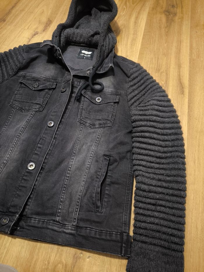 Veste jeans noir a capuche,mache petites mailles, taille L, très bon état - photo numéro 4