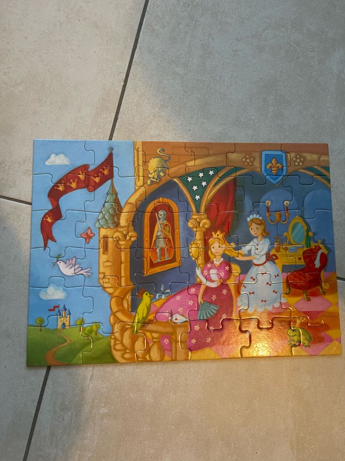 Beau puzzle 36 pièces djeco la princesse et la grenouille - photo numéro 2