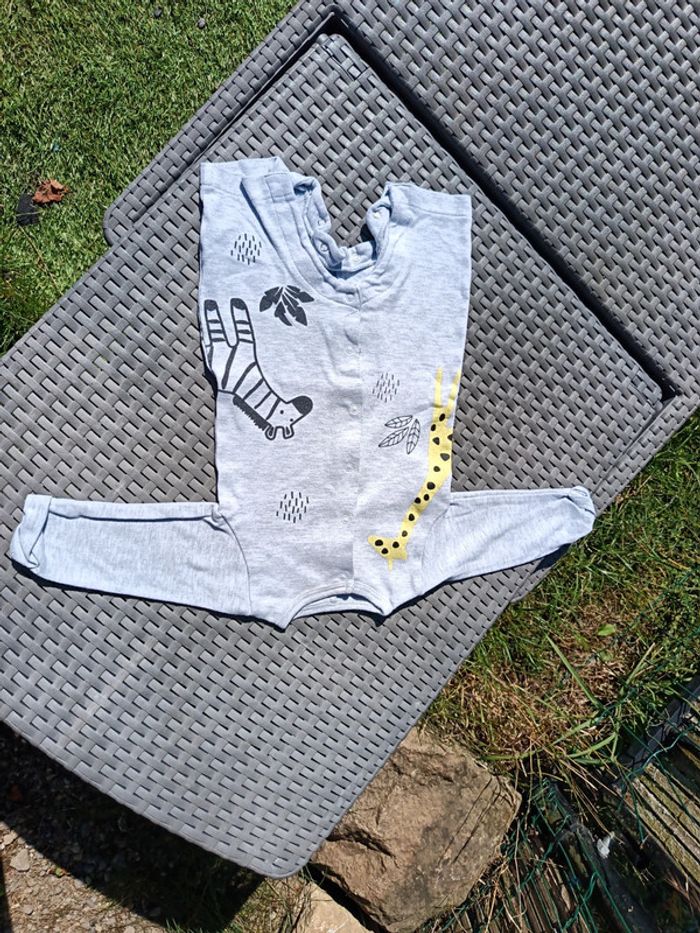 Combinaison pyjama grenouillère sans pieds - photo numéro 2