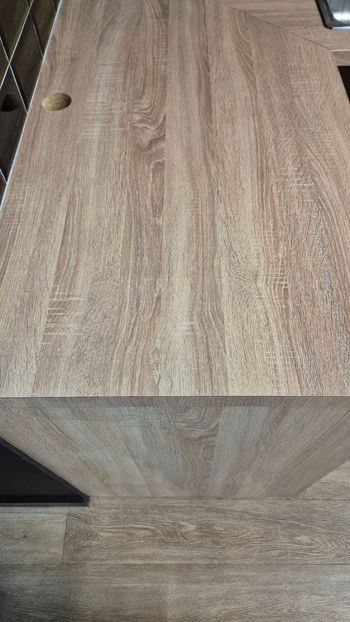 Table en bois vernie 2m/1m5