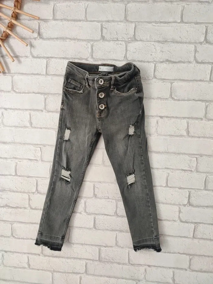 Jean skinny gris effet usé – Zara – Taille 7 ans