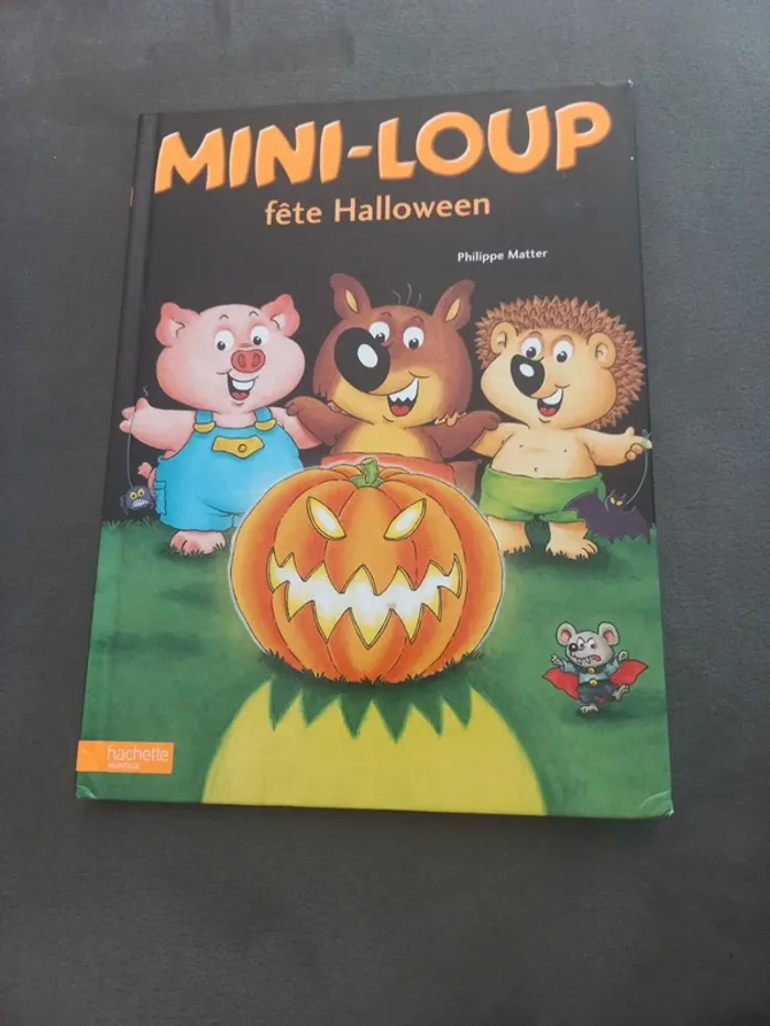 Livre mini loup fête halloween