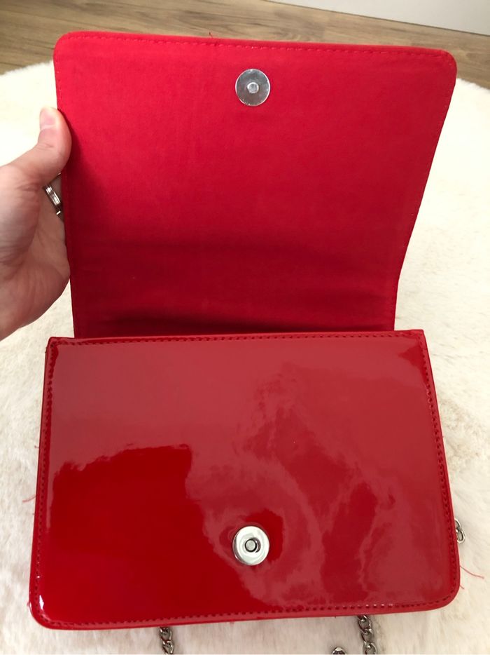 Sac vernis rouge chaînette argentée - photo numéro 7